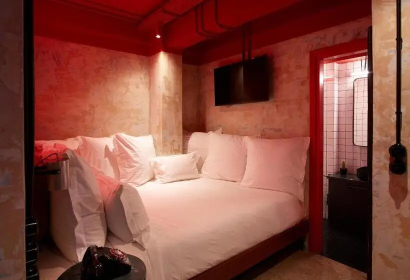 Standard Room King Size Bed