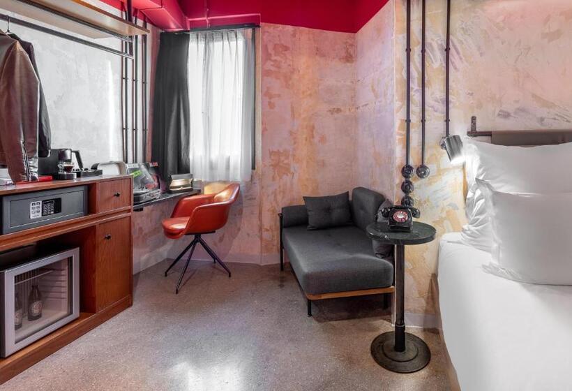 キングサイズベッドのスタンダードルーム, Dave Red Athens, A Member Of Brown Hotels