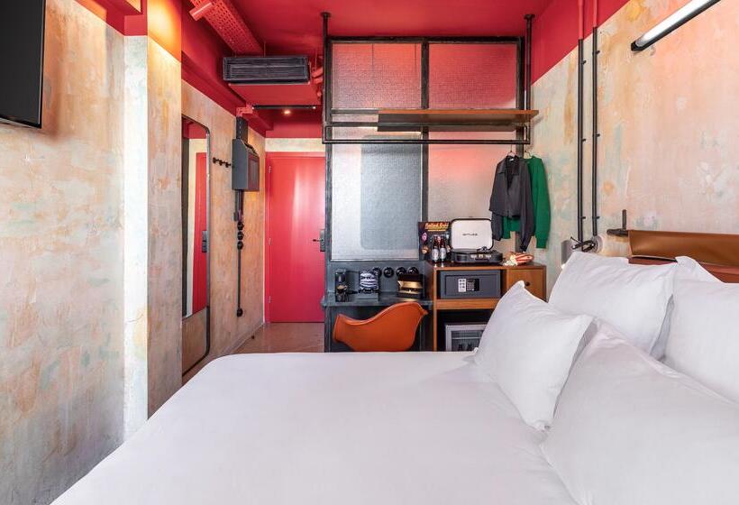 バルコニー付きスタンダードルーム, Dave Red Athens, A Member Of Brown Hotels