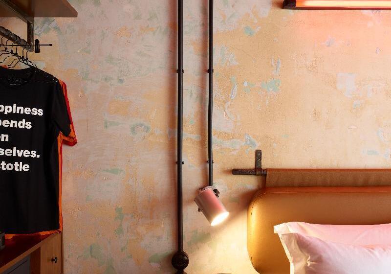 スタンダードルーム, Dave Red Athens, A Member Of Brown Hotels