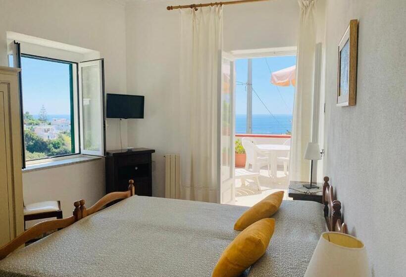 Номер Стандарт Боковой Вид на Море, Pensione Casa Verde