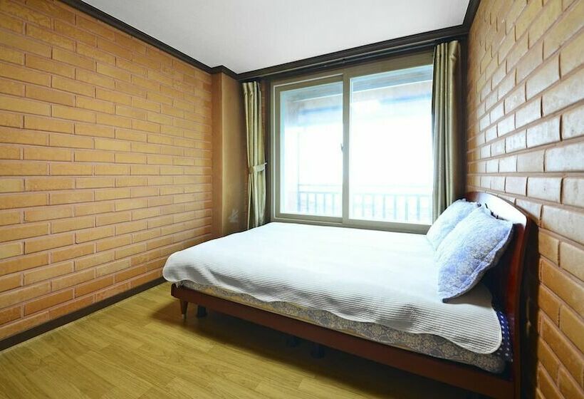 Апартаменты Basic 1 Спальня, Yeosu Hwangto Pension