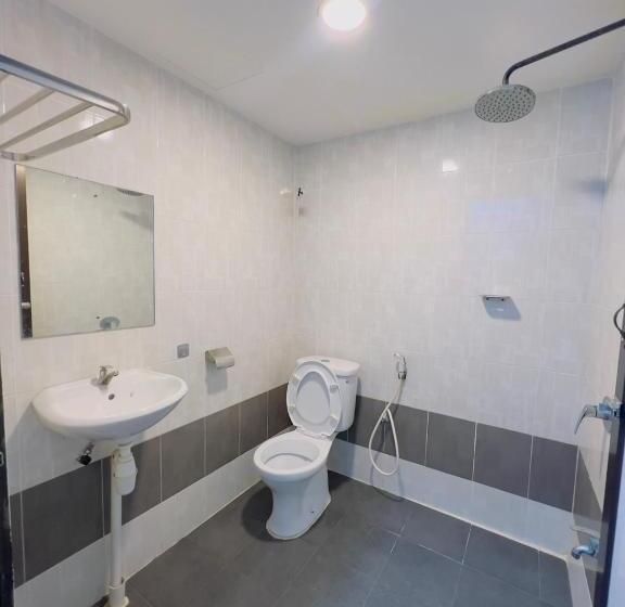 家庭间, Noor Boutique