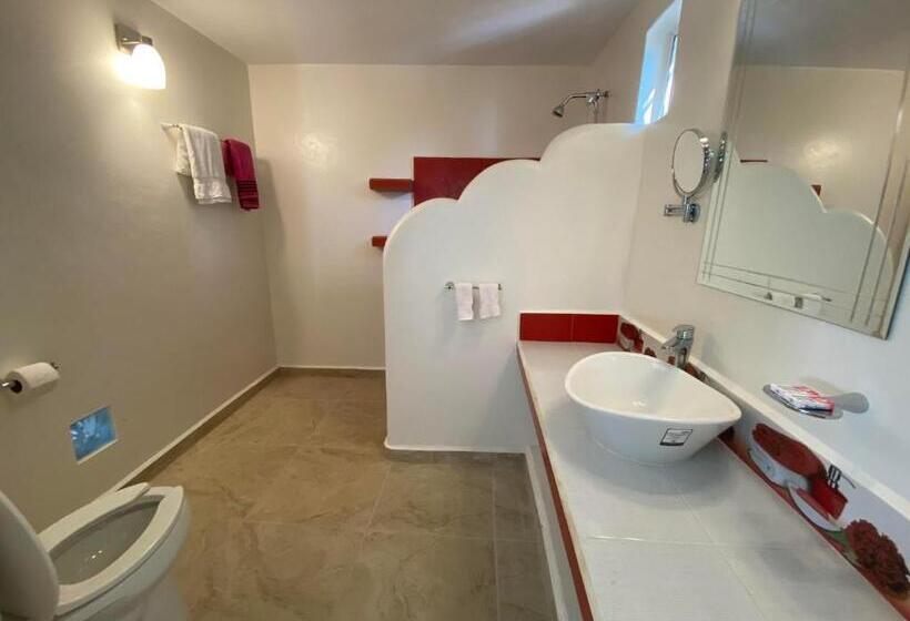 غرفة قياسية سرير كينج, Beachfront Paradise Boutique