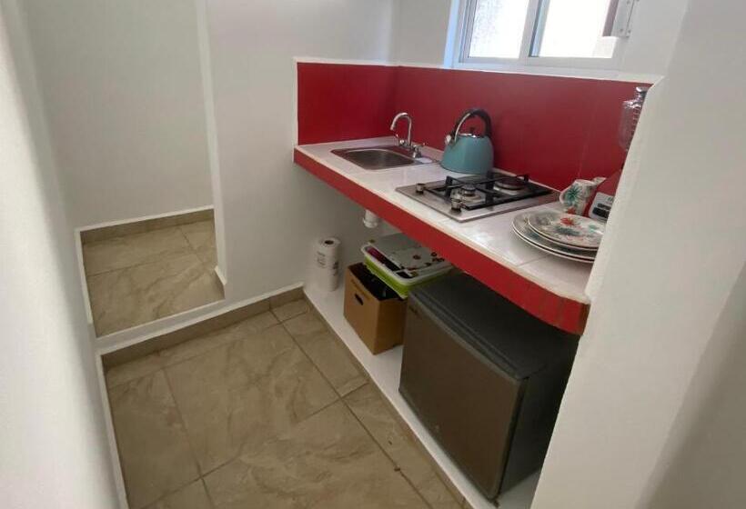 غرفة قياسية سرير كينج, Beachfront Paradise Boutique