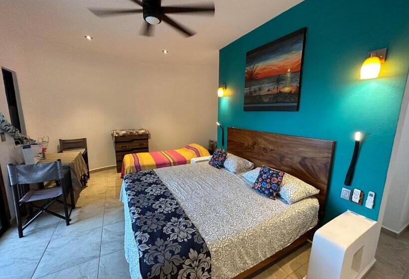 غرفة قياسية سرير كينج, Beachfront Paradise Boutique