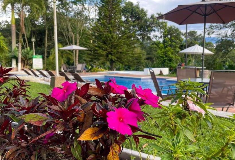 غرفة عائلية, Campestre La Esperanza En Dios