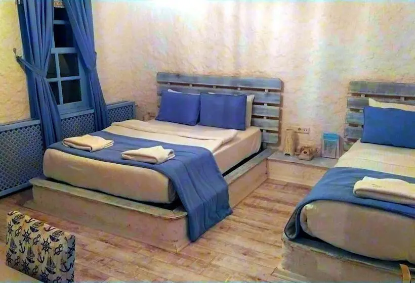 スタンダード４人部屋, Thea Butik Hotel & Restaurant