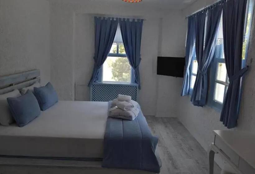 オーシャンビューのデラックストリプルルーム, Thea Butik Hotel & Restaurant