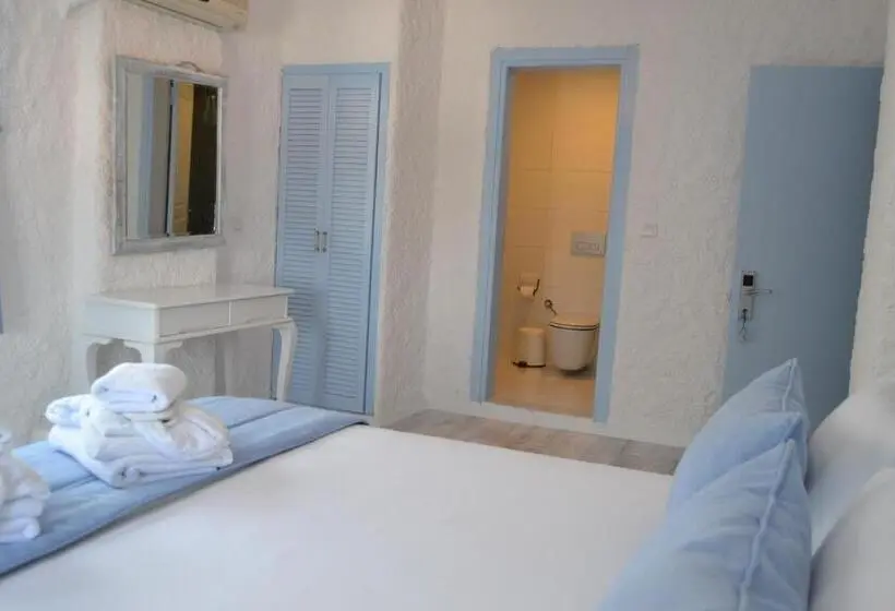 スタンダード４人部屋, Thea Butik Hotel & Restaurant