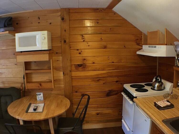 סטודיו משפחתי, Mountain View Motel & Campground