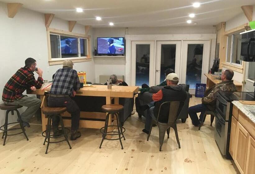 סטודיו דלוקס, Mountain View Motel & Campground