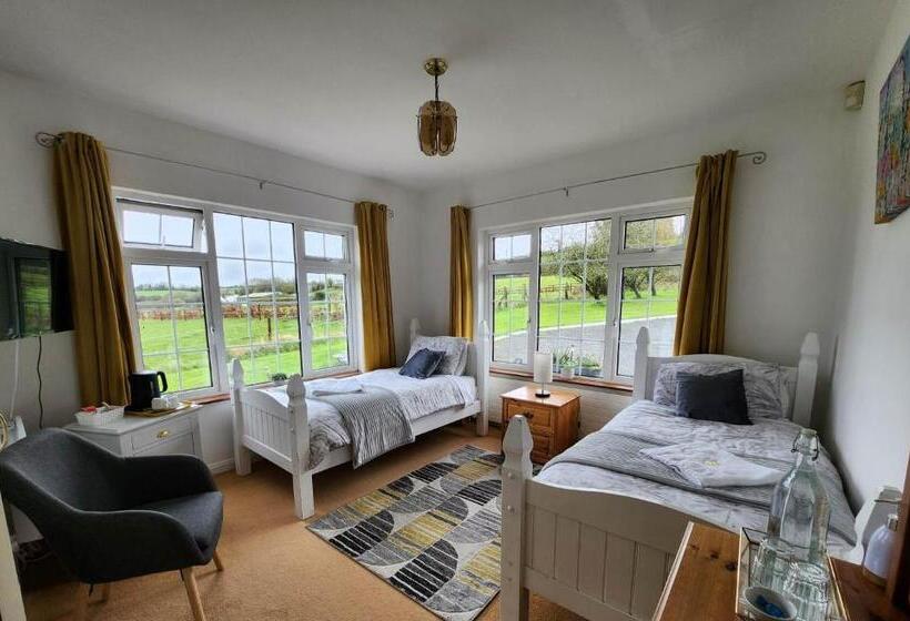 スタンダードルーム, Cable Island Bed And Breakfast