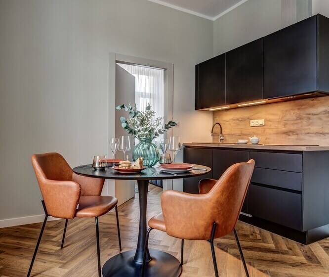 スタンダードルーム, Central Park