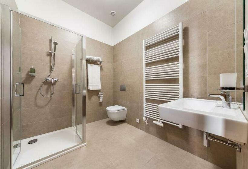 Номер Стандарт, Mariánský Dvůr