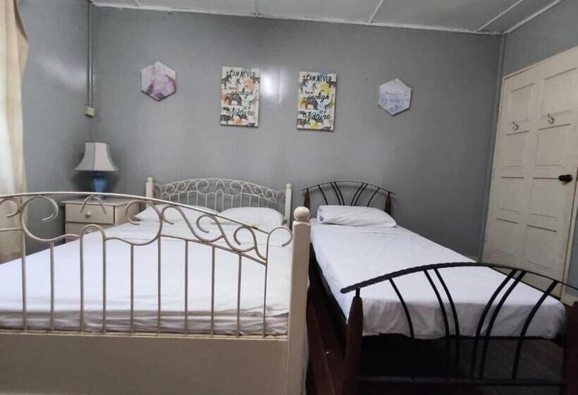 חדר סטנדרט לשלושה, Oyo 90287 Rb Homestay & Farms