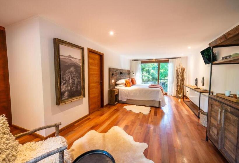 سوئیت با بالکن, Rakau Lodge