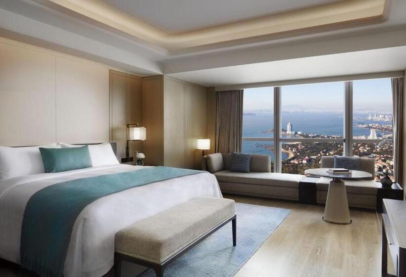 غرفة سوبيريور مطلة على المدينة, The St. Regis Qingdao
