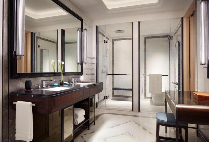 غرفة قياسية مطلّة علي البحر, The St. Regis Qingdao