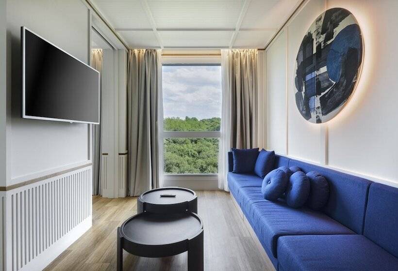 سوییت, Tres Reyes San Sebastian