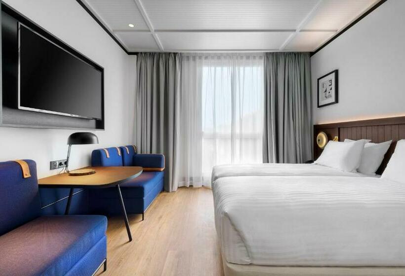 اتاق استاندارد سه نفره, Tres Reyes San Sebastian