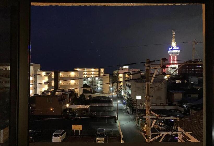 Семейный Номер, J Hoppers Beppu Guesthouse ジェイホッパーズ別府ゲストハウス