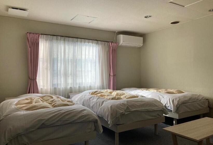 Standaard Driepersoonskamer, J Hoppers Beppu Guesthouse ジェイホッパーズ別府ゲストハウス