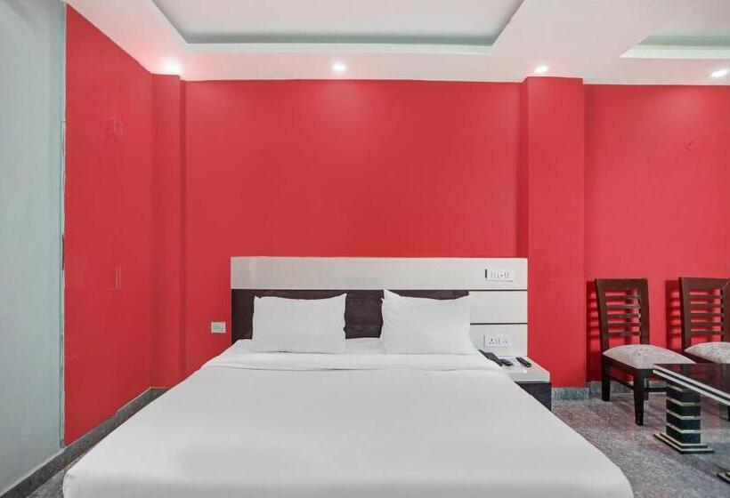 Standardrum, Townhouse 456 The Hotel Noida Grand