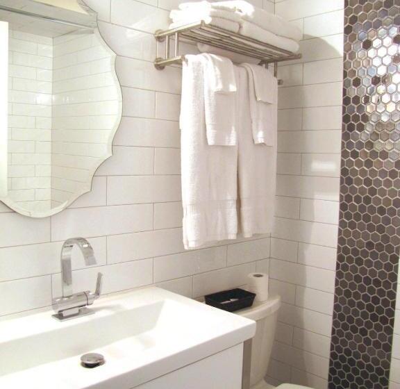 Deluxe Suite King Bed, Dragon Gate Inn