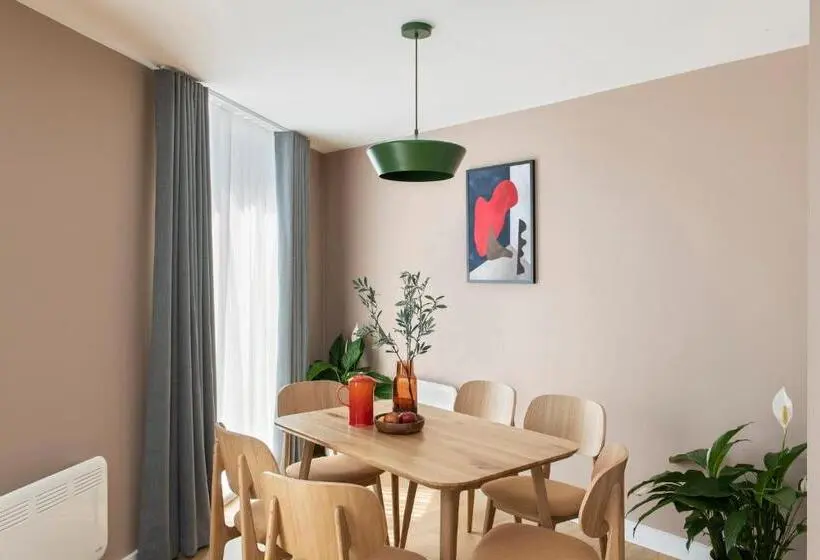 2 Bedroom Apartment