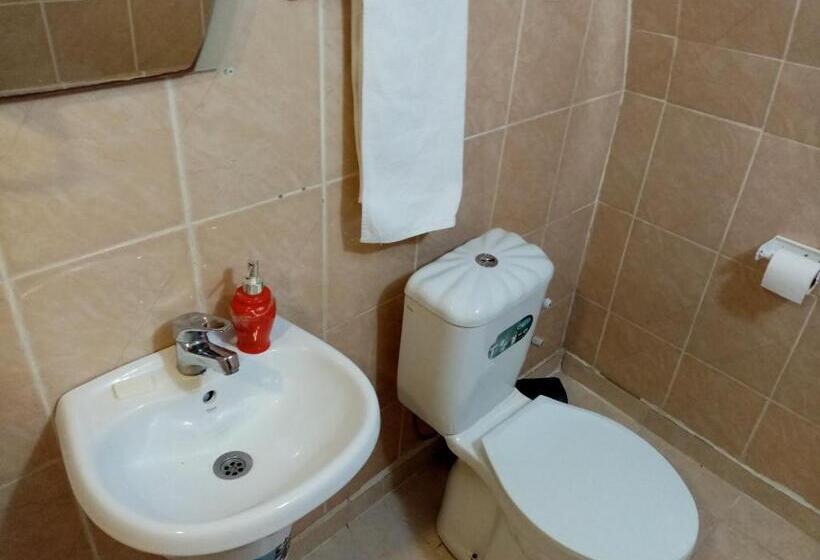 اتاق کلاسیک سه تخته, şarkçırağan Konak Boutique