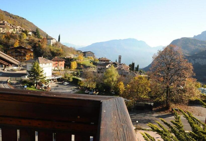 غرفة قياسية فردية, Cristina