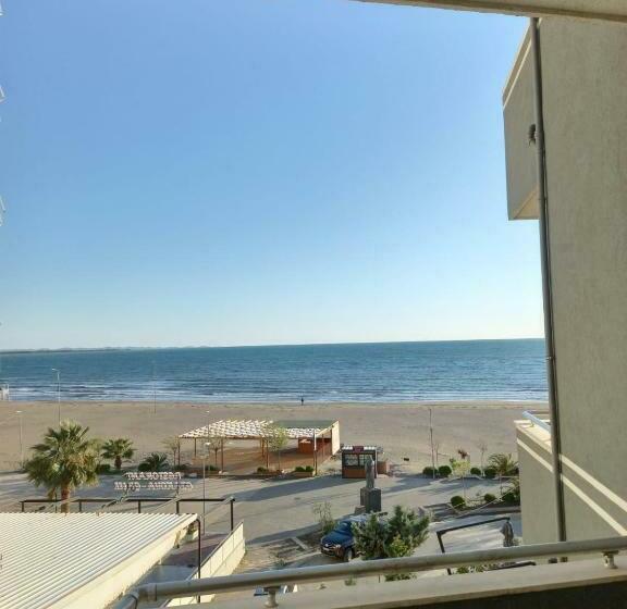 חדר משפחתי, Eden