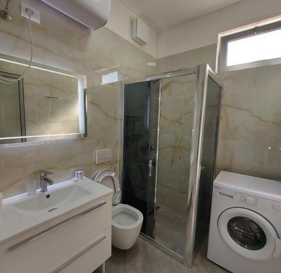 דירת חדר נוף לים, Eden