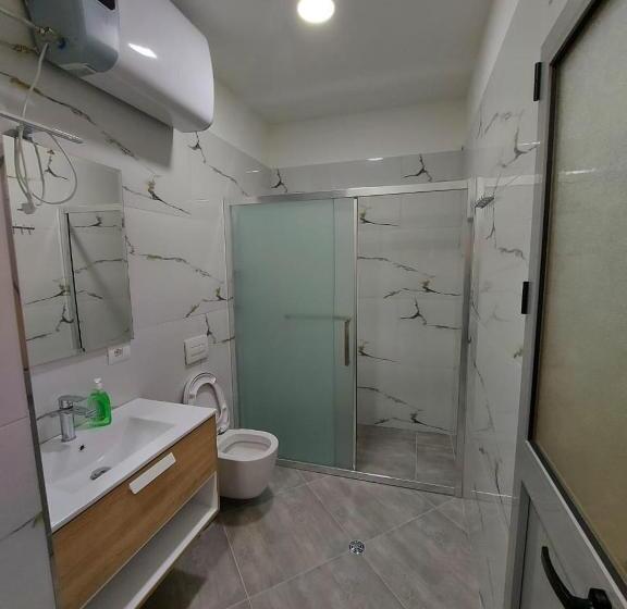 דירת חדר נוף לים, Eden