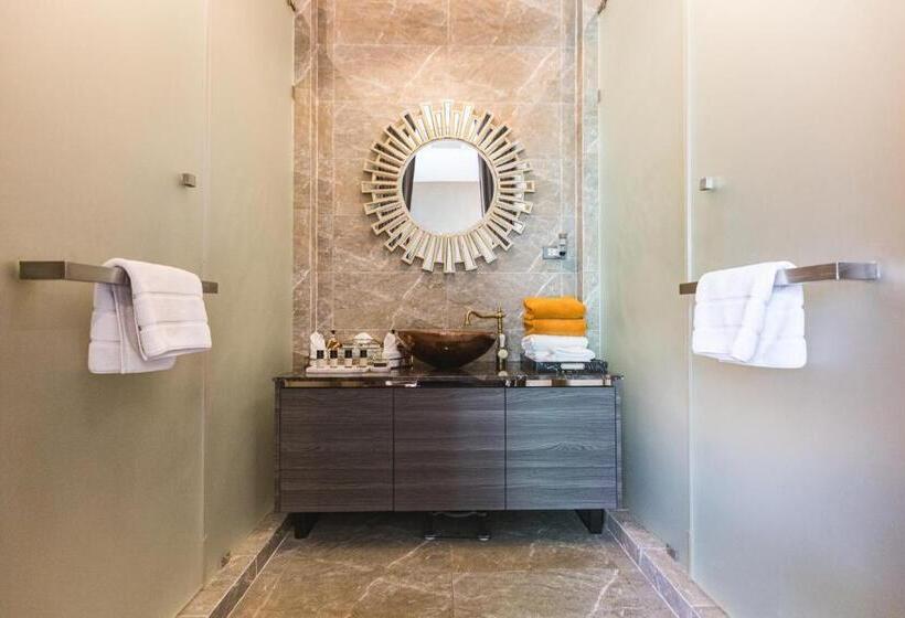 침실 2개 스위트, La Miniera Pool Villas Pattaya   Small Luxury Hotels Of The World