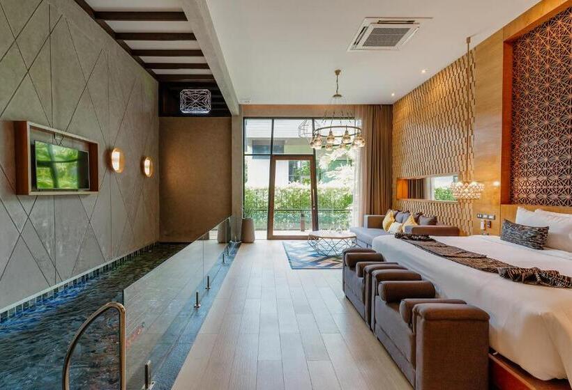Вилла с 1 спальней и бассейном, La Miniera Pool Villas Pattaya   Small Luxury Hotels Of The World