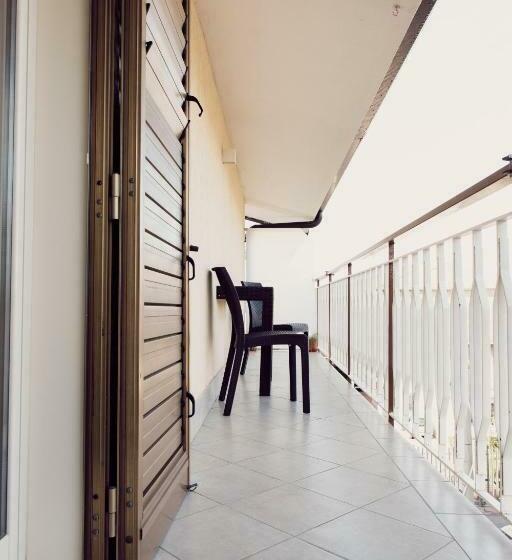 발코니 디럭스 룸, La Punta