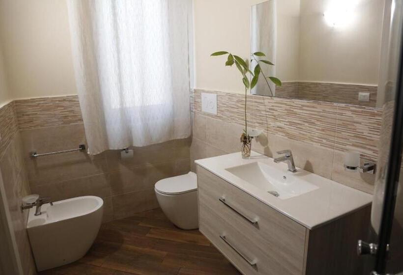 اتاق استاندارد چهار تخته, All’anoneto B&b