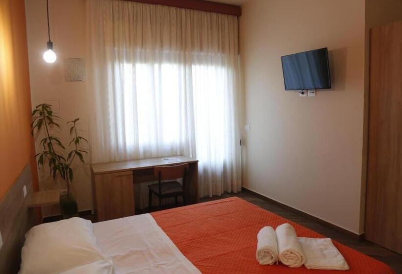 اتاق استاندارد سه نفره, All’anoneto B&b