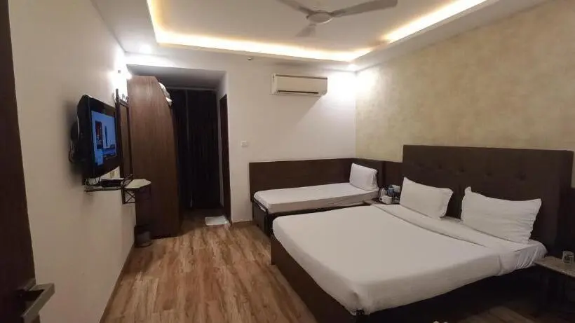 スーペリアールーム, Alba Premier, Indore