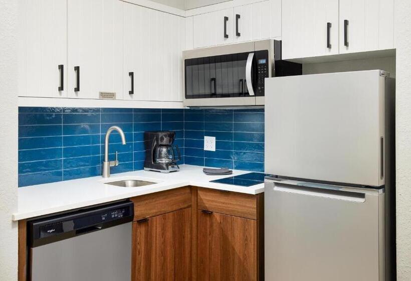 Люкс Кровать Кинг, Staybridge Suites   Auburn   University Area, An Ihg