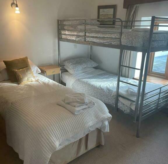 Family Room, O Domhnaill S Guesthouse   Lig Do Scíth