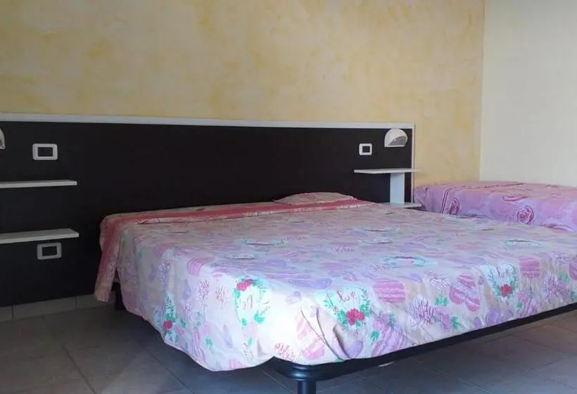 スタンダードシングルルーム, Room In Bb   Spacious Double Room A Stones Throw From The Sea