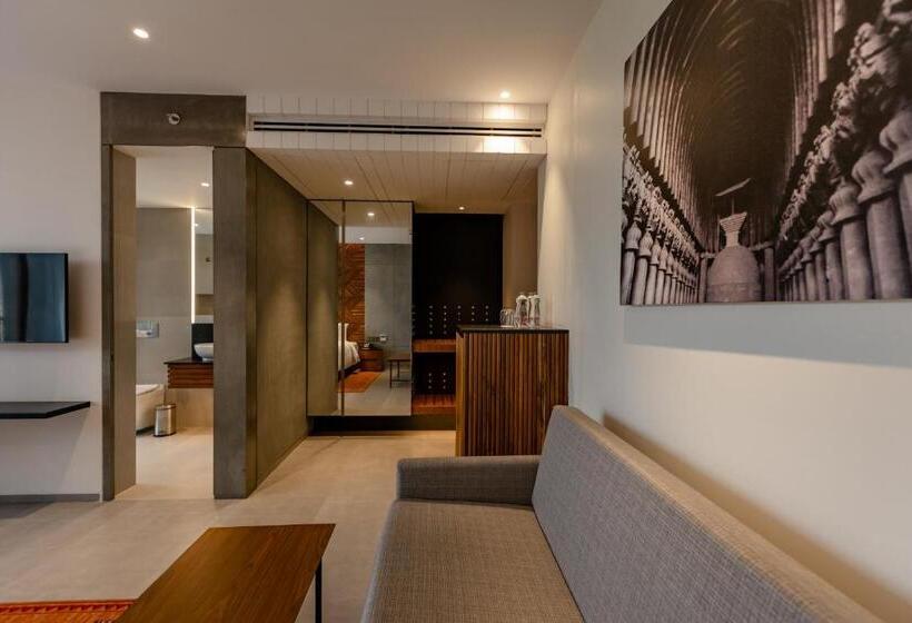 غرفة سوبيريور مزودة بشرفة, Radisson Resort And Spa Lonavala