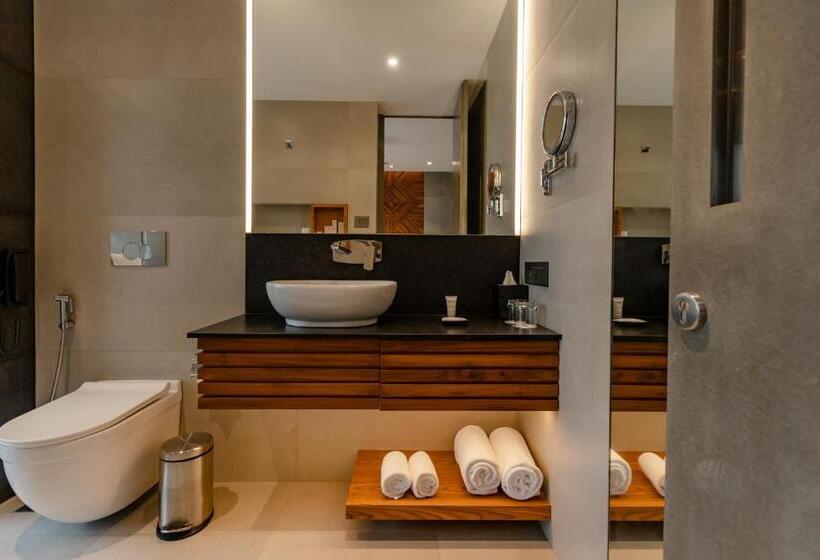 غرفة سوبيريور مزودة بشرفة, Radisson Resort And Spa Lonavala