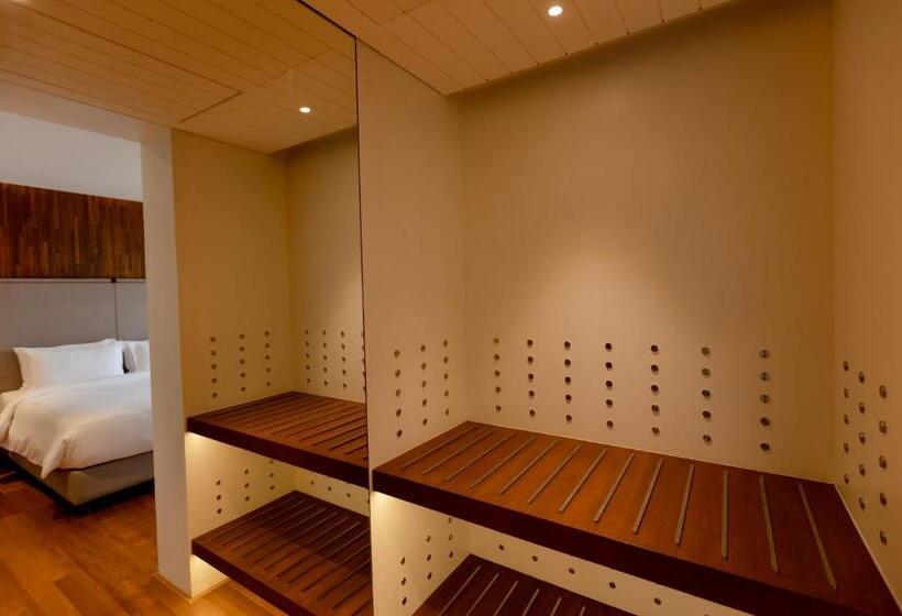 جناح مزوَّد بشرفة, Radisson Resort And Spa Lonavala