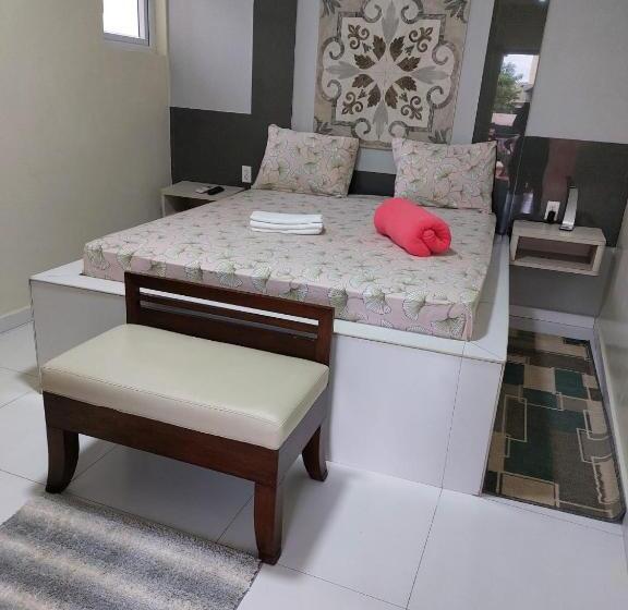 استودیوی استاندارد, Curasita Colour Appartments