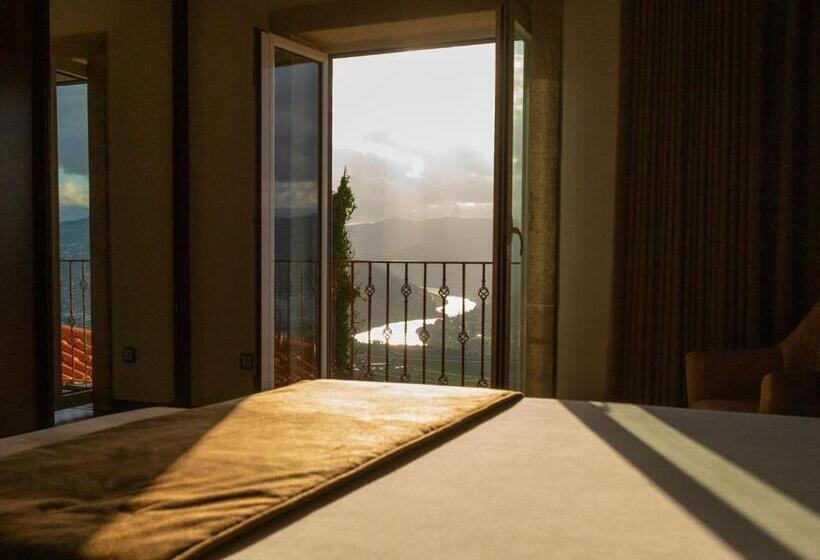 발코니가 있는 스위트, Golden Mirror