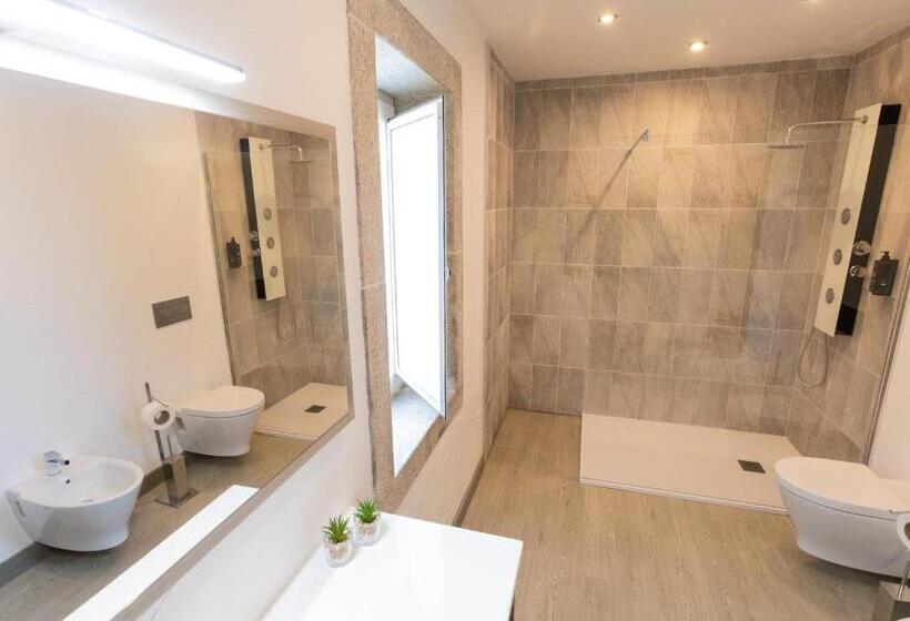 발코니가 있는 스위트, Golden Mirror